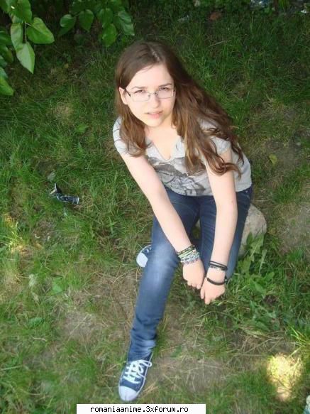 ete pun acum... numa' că eu n-am dec�t poze �n care arăt de 12 ani. :)) album - fotografii