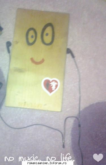 asta am facut eu cand nu aveam ce face. i think it's kinda cute. :3

daca nu vi-l amintiti, uitati